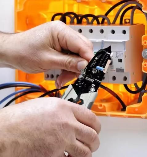 28 In 1 Multifunctional Wire Pliers + Stripper Tool